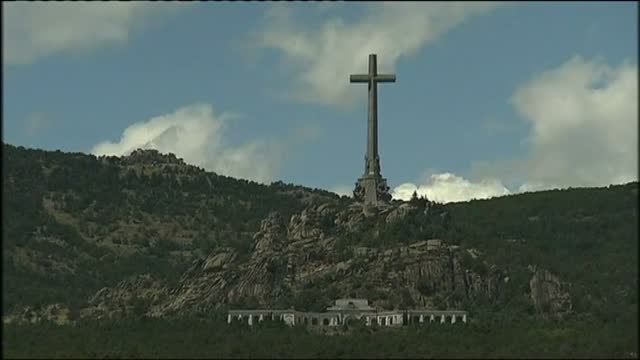 El Gobierno modificará la Ley de Memoria Histórica para exhumar a Franco
