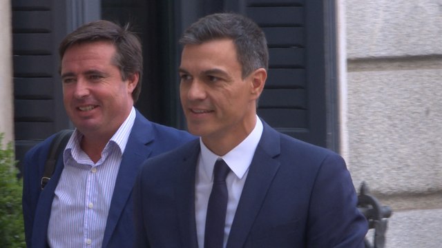 Pedro Sánchez, García Escudero y Calvo a su entrada al Congreso