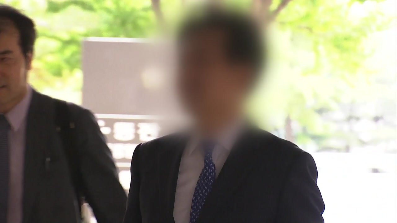 故 장자연 소속사 대표, '성추행' 의혹 전직 언론인 재판 증인 불출석 / YTN