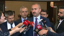Adalet Bakanı Gül: 'Türk yargısı bugün tarihi bir kararla önemli bir gelişme yaşamıştır. Türkiye'de darbecilerin yargılandığı, Türkiye'ye, demokrasiye, milli egemenliğe darbe girişiminde bulunanların hukuk nezdinde, yargı önünde hesabını ver