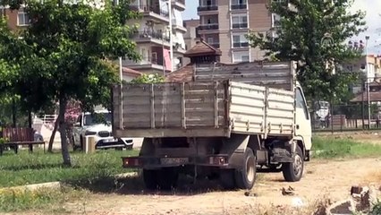 Kamyonunu yıkım ekiplerinin üzerine sürdü - ANTALYA