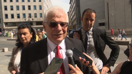 Borrell a Bosch: "No tiene sentido del ridículo"