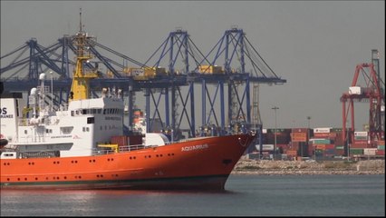 España acogerá a 60 migrantes del Aquarius