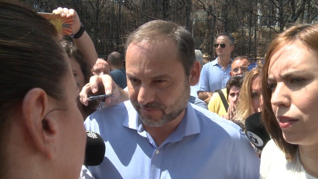 Ábalos se compromete a ayudar a afectados por el incendio