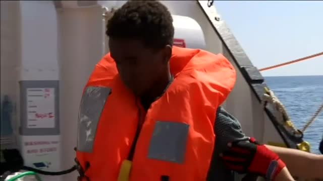 El Gobierno rechaza por ahora al Aquarius y al considerar que España no es el puerto más seguro