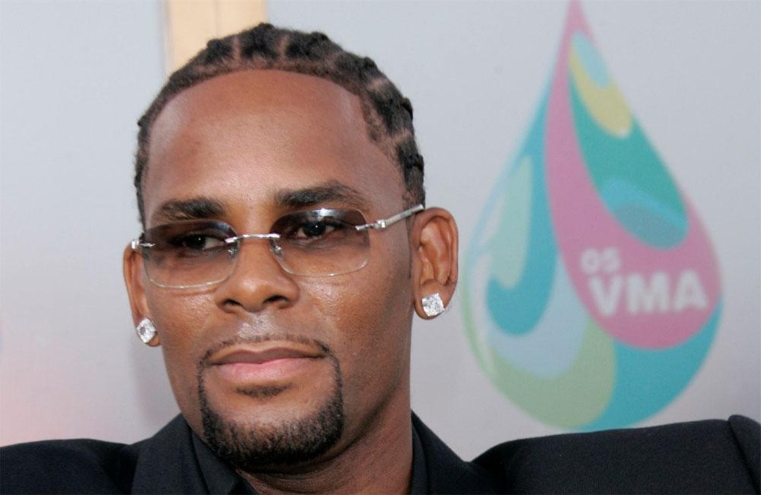 R. Kelly pays $32k in child support debts