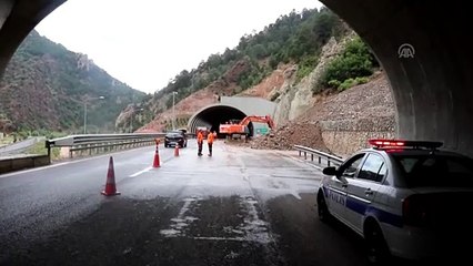 Pozantı'da otoyolda heyelan - ADANA