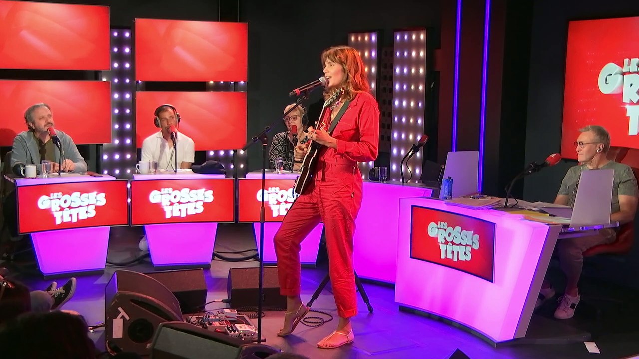 Vanille chante ''Suivre le Soleil'' dans les Grosses Têtes