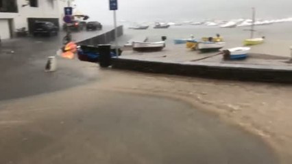 Video herunterladen: Las tormentas paralizan el litoral catalán y las Islas Baleares