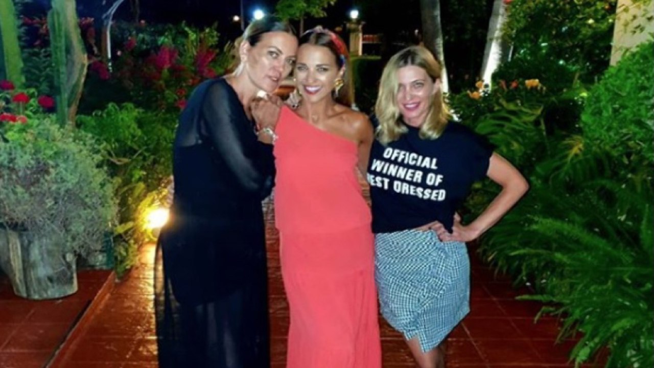 Paula Echevarría disfruta en Marbella junto a sus amigas