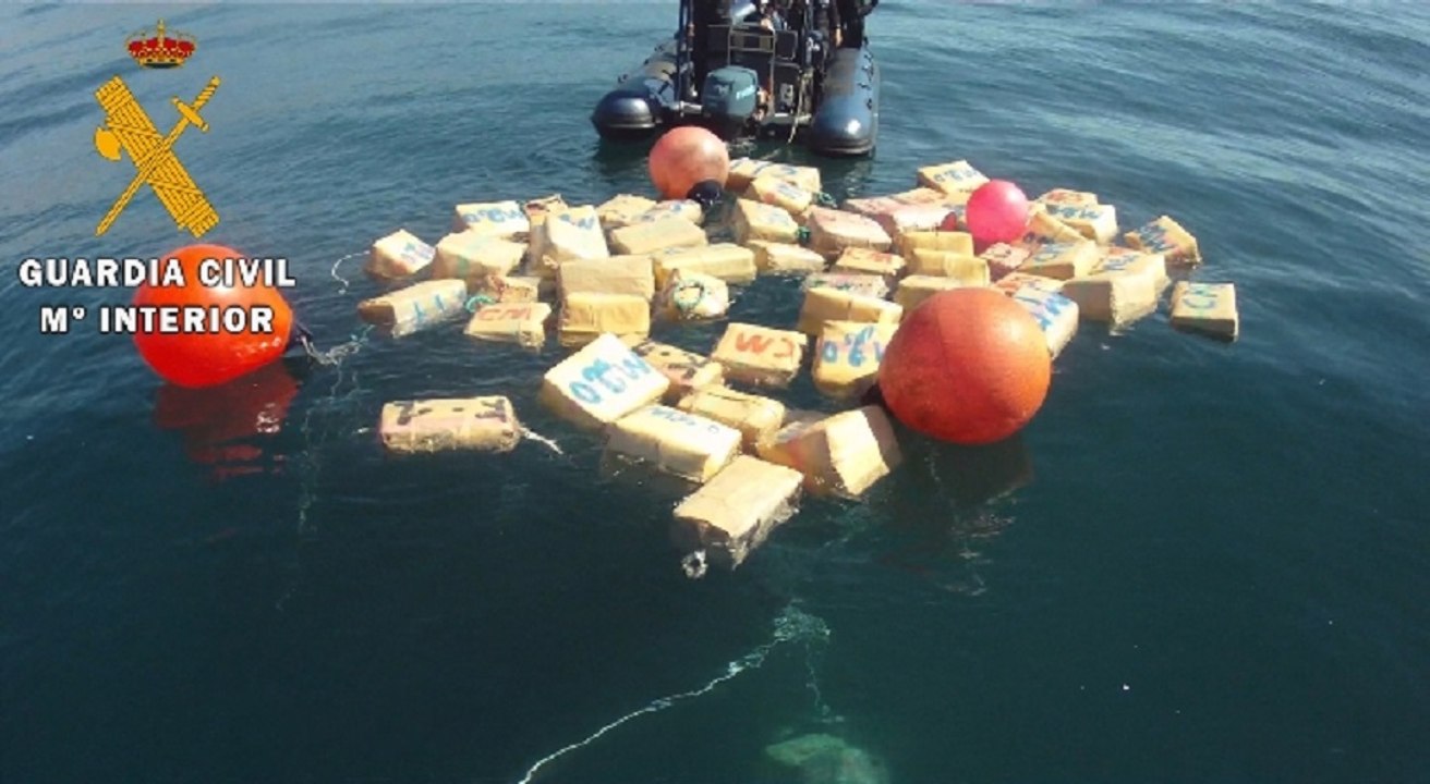 Intervienen 9.000 kilos de hachís a una banda con conexión en Algeciras