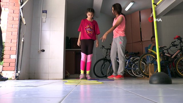 Otizmli çocuklar sporla hayata tutunuyor