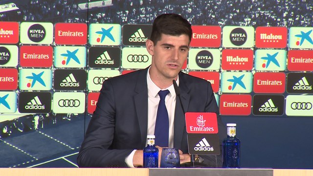 Courtois: Nunca ha besado un escudo salvo el del Real Madrid
