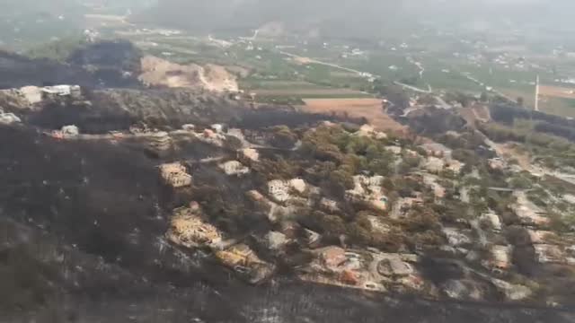 Los bomberos dan por estabilizado el incendio de Llutxent