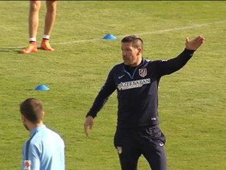 Simeone muestras sus cartas antes de recibir al Málaga