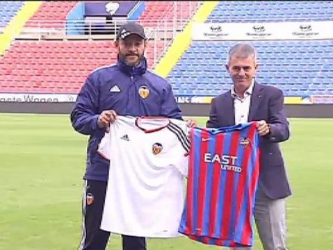Los entrenadores del Valencia y del Levante invitan a vivir un bonito derbi
