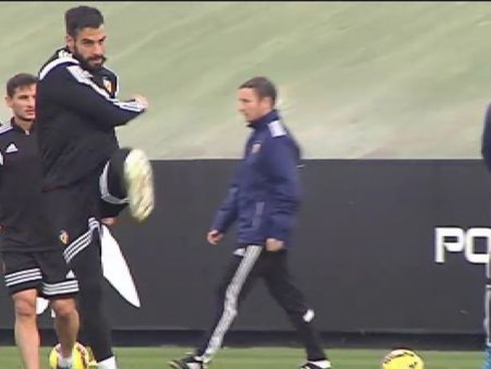 Negredo, la principal amenaza del Valencia ante el Levante