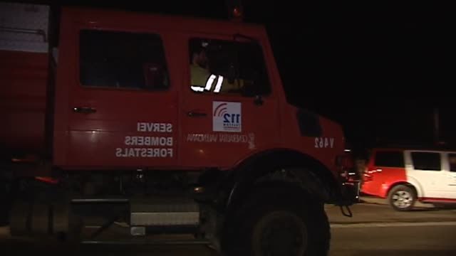 El incendio de Llutxent sigue activo y decontrolado y más de 3.000 personas continúan fuera de sus casas