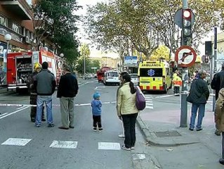 Una explosión de gas en Badalona desaloja a 200 vecinos