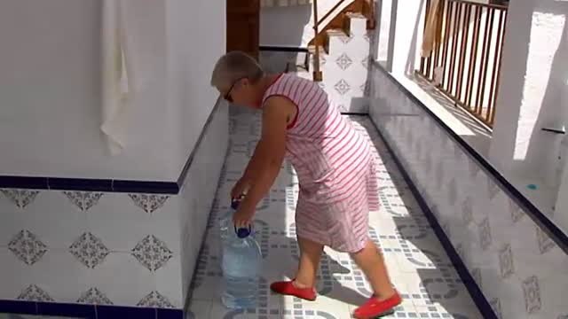 Un pueblo de Granada sin agua corriente desde hace seis días