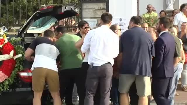 Carmona da su último adiós al joyero asesinado