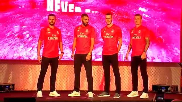 El Real Madrid presenta su tercera equipación color coral