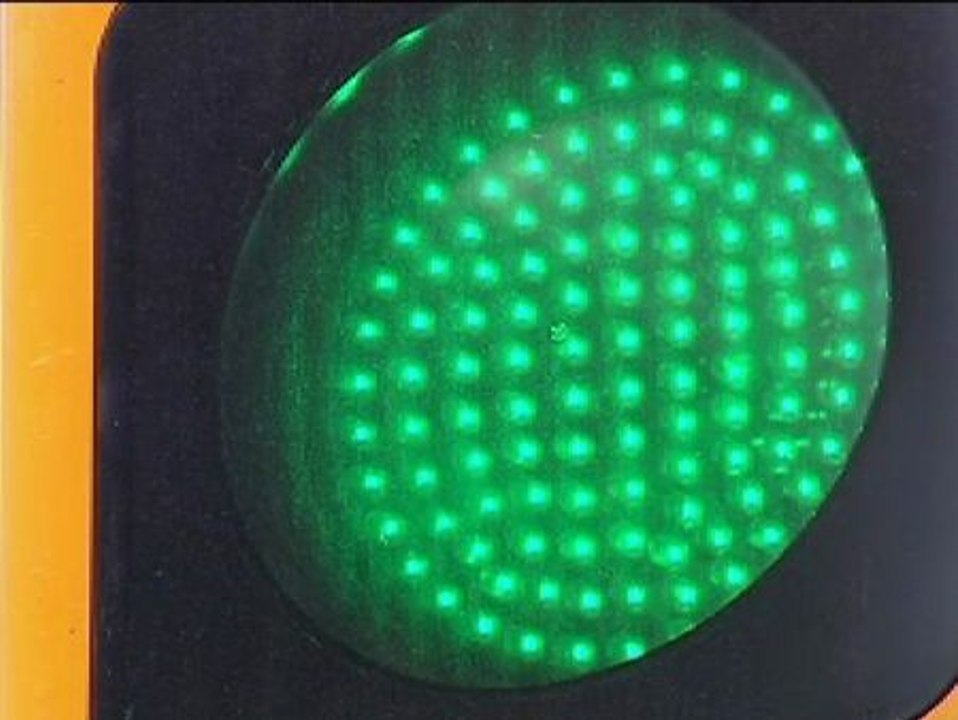 Peligro de descargas eléctricas en algunos semáforos de Cantabria