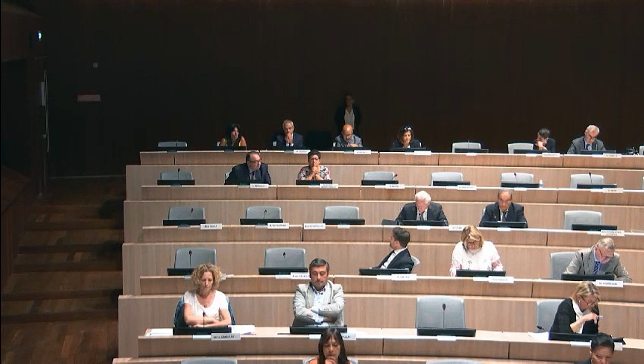 Samia GHALI dénonce la subvention au Comité Miss France