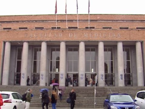 Una momia en la azotea de Medicina de la Universidad Complutense