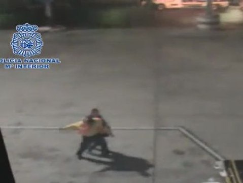 Detenidos dos trabajadores del aeropuerto Adolfo Suárez-Madrid Barajas por introducir cocaína en España