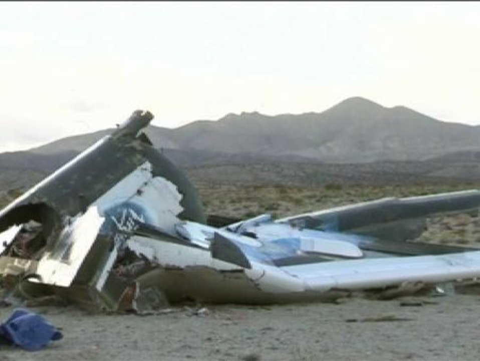 Branson insiste en llevar turistas al espacio tras el accidente de su nave