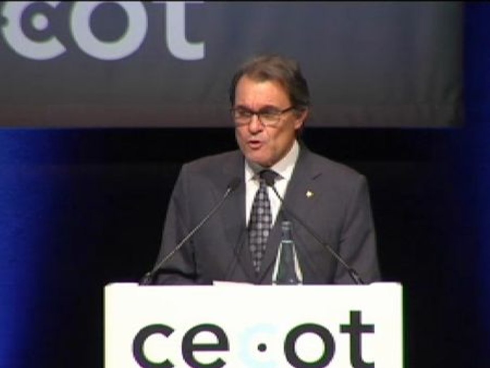 Artur Mas pide a los catalanes que den el domingo "una lección democrática y de civismo"