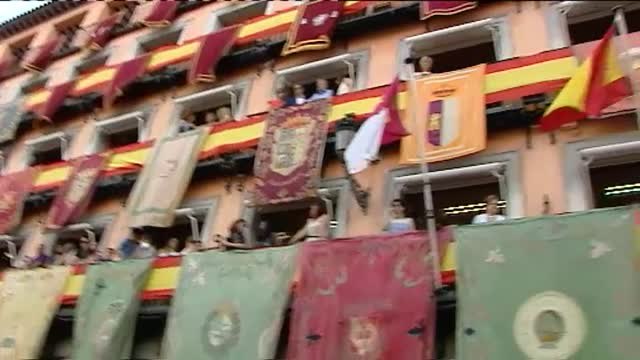 Las calles se llenan de alfombras florales por la festividad del Corpus Christi