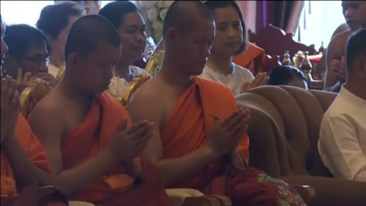 Los niños de la cueva de Tailandia se ordenan monjes budistas
