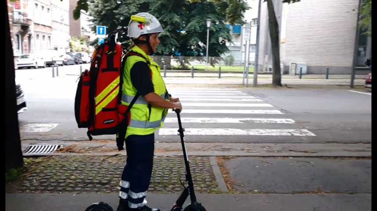 Les secouristes de la Croix-Rouge d'Ampsin se déplacent à vélo électrique