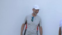 El Rey Felipe VI, de risas con su tripulación tras la regata