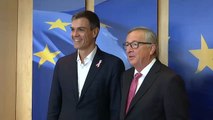 Juncker le anuncia a Sánchez el desbloqueo de 55 millones de euros en ayudas en materia de inmigración