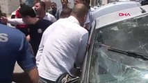 ŞANLIURFA Otomobil ile hafif ticari araç çarpıştı: 1 ölü, 2 yaralı