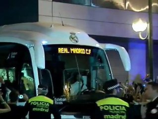 Recibimiento por todo lo alto al Real Madrid en su concentración