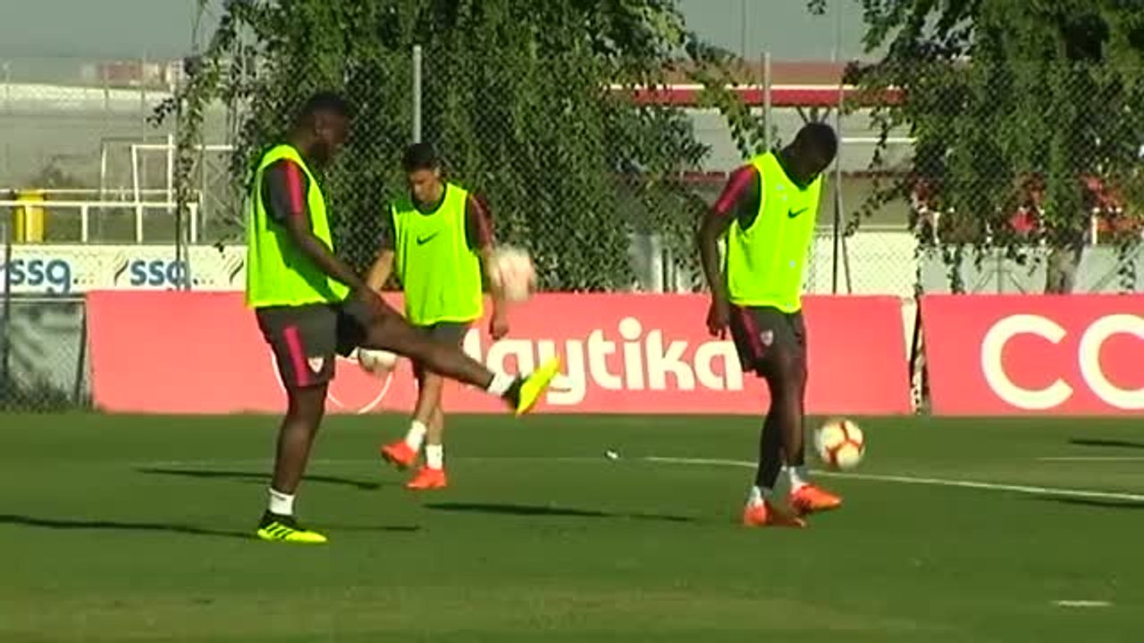 El Sevilla entrena a las órdenes de Machín antes de viajar a Budapest
