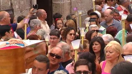 Download Video: Santa Marta de Ribarteme celebra la singular procesión de los ataúdes