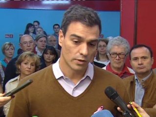 Скачать видео: Pedro Sánchez reta a Rajoy a defender personalmente los PGE en el Congreso