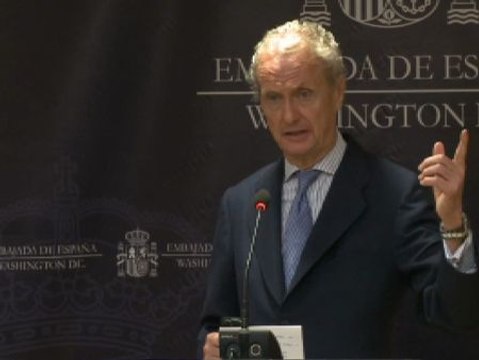 Morenés anuncia que ya están operativas las bases de Rota y Morón para la misión de EEUU contra el ébola