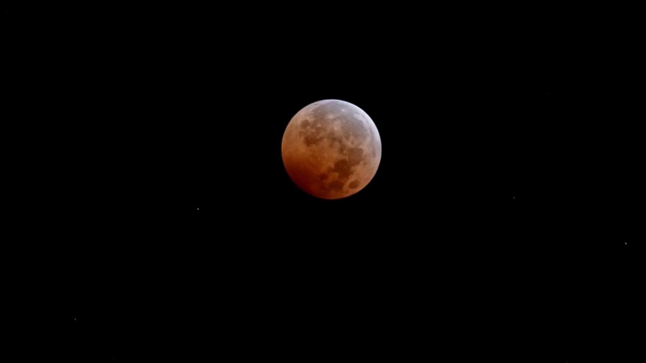 Este viernes será el eclipse total de Luna más largo del siglo
