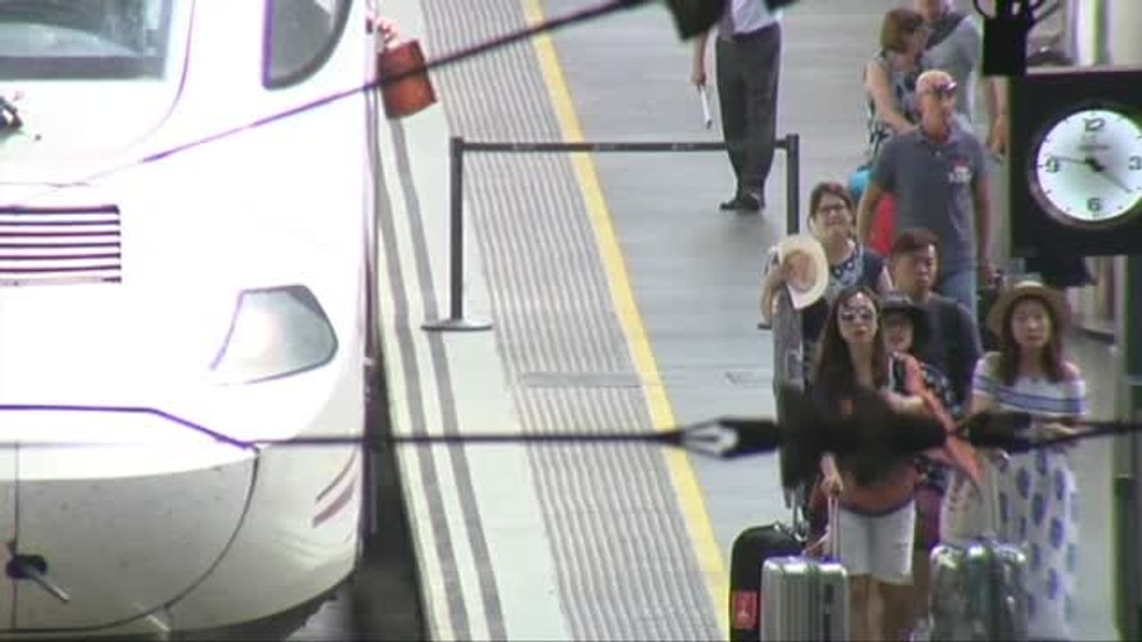 La DGT espera tres millones de desplazamientos este fin de semana en plena huelga de trenes