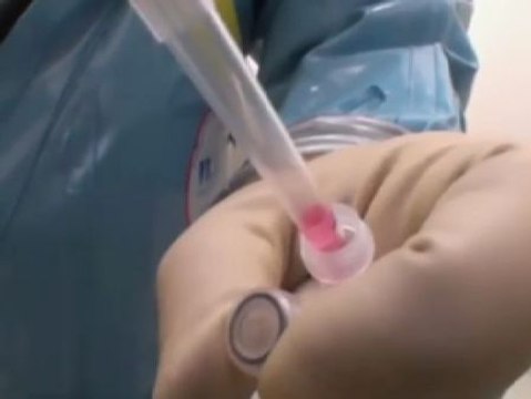 Teresa Romero recibe un tratamiento con tres fármacos combinados