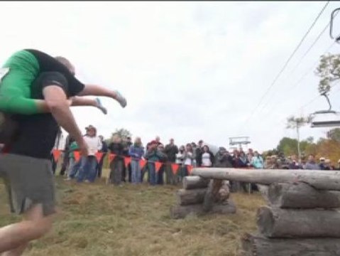 Excéntrica carrera con la esposa a cuestas