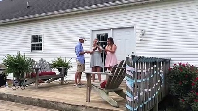 Garçon ou fille? le futur papa va le savoir de façon très douloureuse