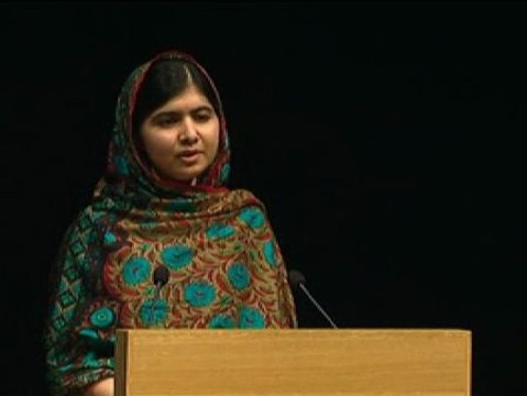 La jóven pakistani Malala Yousafzai recibe el premio Nobel de La Paz