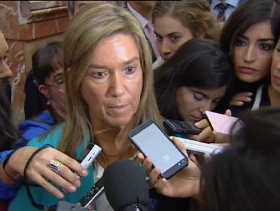 Ana Mato sobre las repatriaciones de misioneros: "España seguirá actuando conforme a las recomendaciones de la OMS"